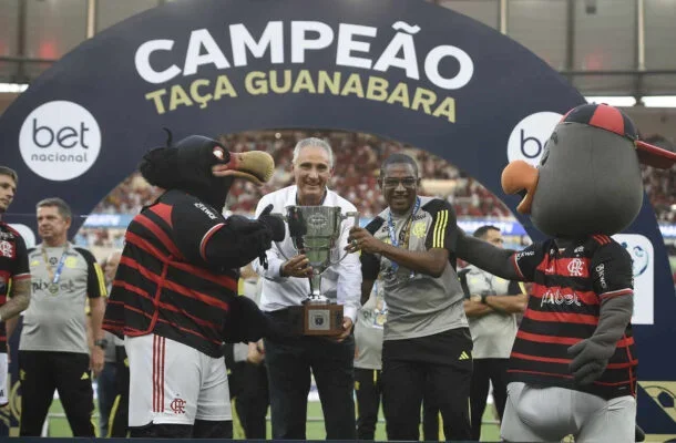 Tite celebra primeiro título com o Flamengo. Rubro-Negro conquistou a Taça Guanabara pela 24ª vez na história - Foto: Marcelo Cortes/Flamengo - (crédito: Foto: Marcelo Cortes/Flamengo) Tite celebra primeiro título com o Flamengo. Rubro-Negro conquistou a Taça Guanabara pela 24ª vez na história - Foto: Marcelo Cortes/Flamengo - (crédito: Foto: Marcelo Cortes/Flamengo)