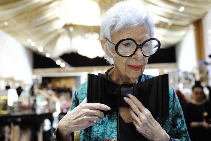 Causa da morte da fashionista não foi revelada - (crédito: Instagram/Reprodução (@iris.apfel)) Causa da morte da fashionista não foi revelada - (crédito: Instagram/Reprodução (@iris.apfel))