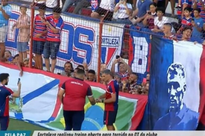 Fortaleza chegou a ter treino aberto para torcida no CT do clube após atentado -  (crédito: Foto: Reprodução de vídeo SportTV)