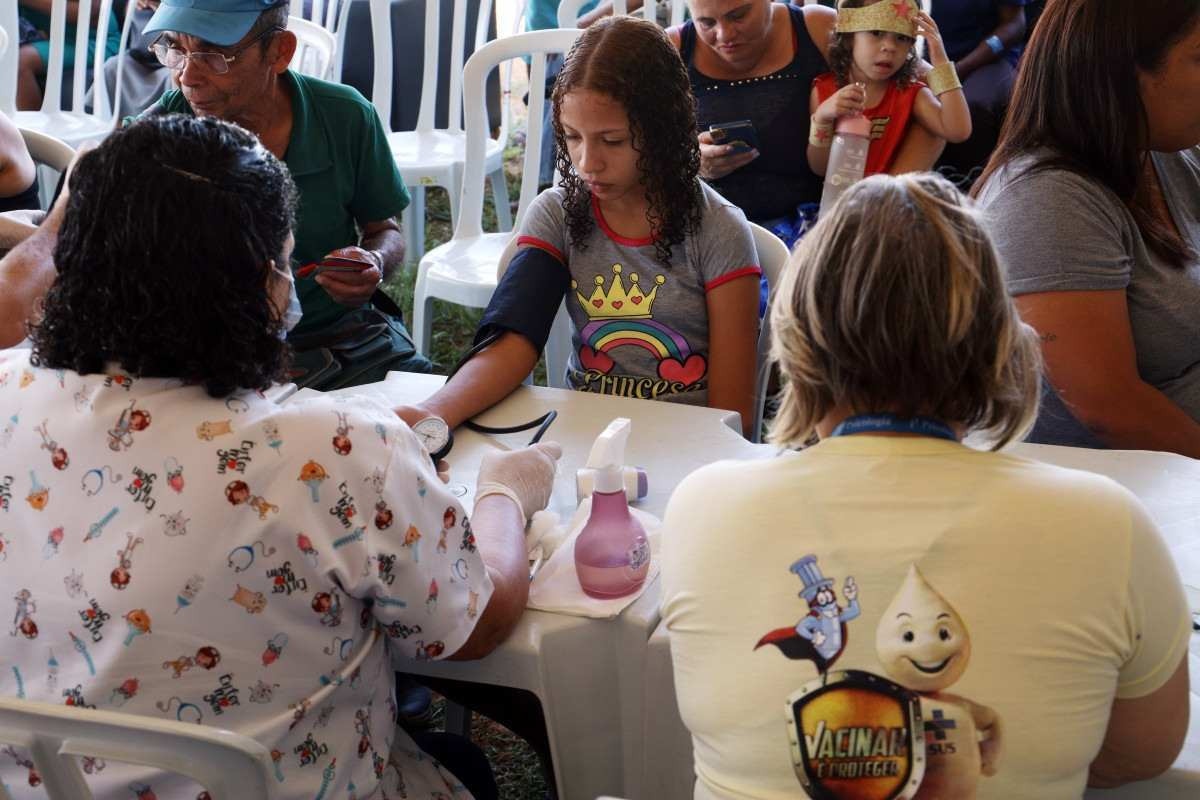 A menina Nikole Silva, 11 anos, que testou positivo para dengue, ainda não se vacinou