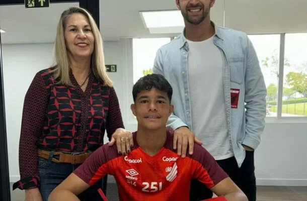 Bruninho Samudio dá seus primeiros os no futebol - (crédito: Foto: Divulgação/West Sports) Bruninho Samudio dá seus primeiros os no futebol - (crédito: Foto: Divulgação/West Sports)