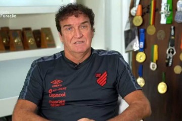 Primeiro entrevista de Cuca pelo Athletico-PR durou sete minutos -  (crédito: Reprodução/Rede Furacão)