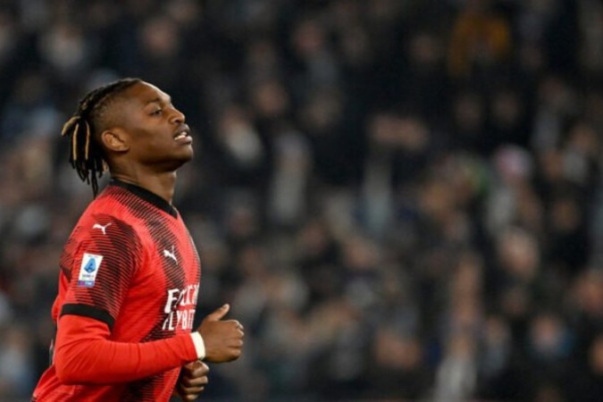  Rafael Leão tem nove gols em 33 jogos na temporada pelo Milan -  (crédito: Isabella Bonotto/AFP via Getty Images)