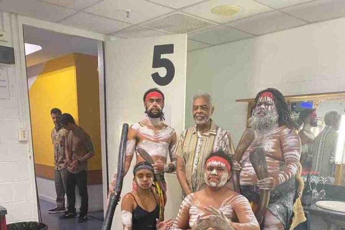Gilberto Gil recebe no camarim aborígenes australianos antes de subir ao palco em Gold Coast, Austrália -  (crédito: Divulgação)