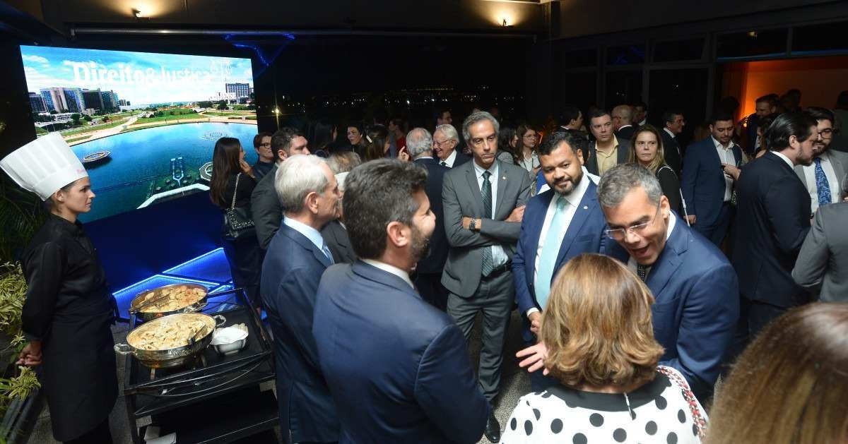  Lançamento do Caderno Direito e Justiça do Correio Braziliense contou com a presença do presidente do Correio, Guilherme Machado, o presidente do Tribunal de Justiça do Distrito Federal e dos Territórios (TJDFT), José Cruz Macedo e outras autoridades do poder judiciário.