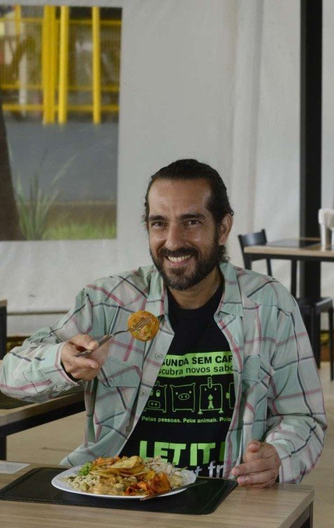 05/03/2024 Crédito: Marcelo Ferreira/CB/D.A Press. Brasil. Brasília - DF - veganismo/vegetarianismo. Roberto Mandetta Gandara é membro da Sociedade Vegetariana Brasileira. 05/03/2024 Crédito: Marcelo Ferreira/CB/D.A Press. Brasil. Brasília - DF - veganismo/vegetarianismo. Roberto Mandetta Gandara é membro da Sociedade Vegetariana Brasileira.
