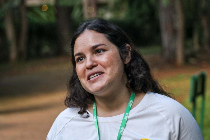 Coordenadora Ana Beatriz: caminhada interativa com a natureza