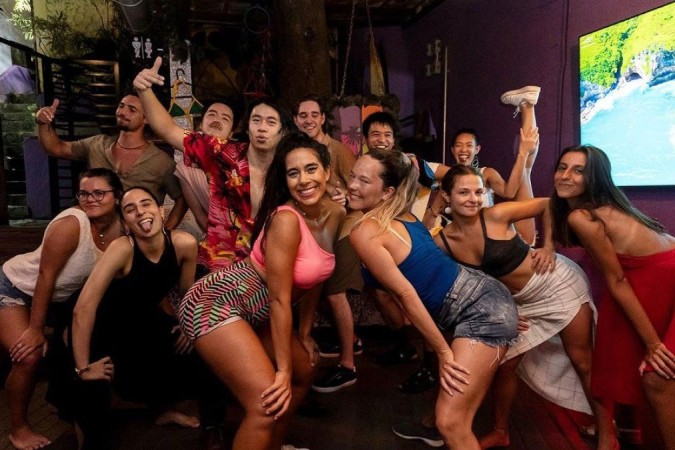 Aulas de funk gratuitas no Pura Vida Hostel em Copacabana -  (crédito: Uai Turismo)