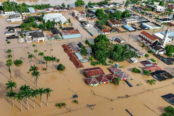 Enchentes afetam mais de 100 mil pessoas na região -  (crédito: Marcos Vicentti/Secom)