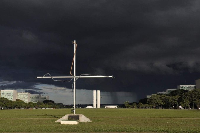 A previsão é de chuva entre 50 e 100 mm/dia com ventos intensos entre 60 e 100 km/h -  (crédito: Minervino Júnior/CB/D.A.Press)