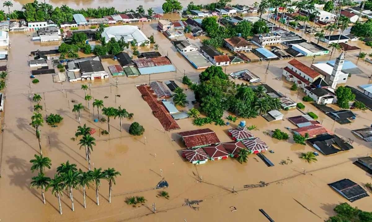 Rio Acre continua a subir e alcança marca de 17,85 metros acima do leito