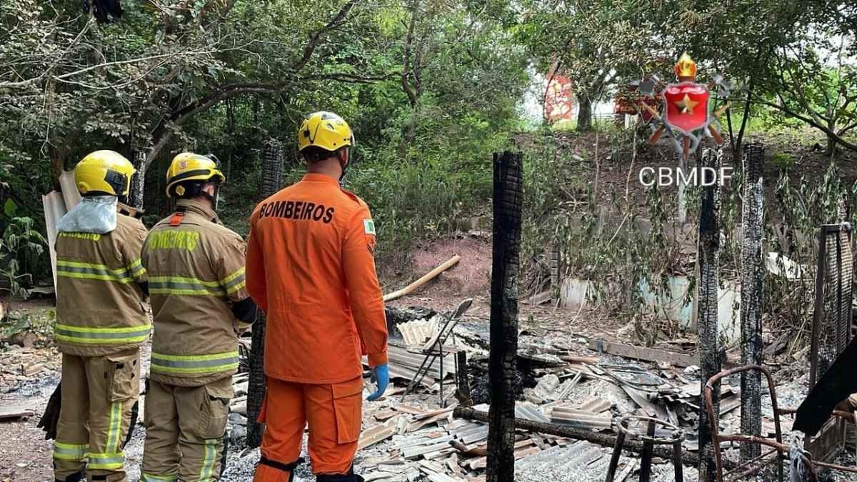 Corpo carbonizado é encontrado em barraco incendiado às margens de rodovia 