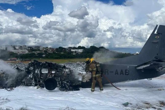 Duas pessoas morreram e uma ficou ferida em queda de avião da PF em Minas -  (crédito: EBC)