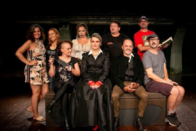 Dirigido pelas dramaturgas Cristiane Rocha e Simone Marcelo, a peça de teatro é estrelada pelos atores Ana Carolina Carolinha, Cláudia Moreira e Denis Camargo -  (crédito: Nina Quintana)