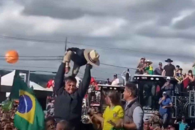Bolsonaro em feira do agronegócio em Não Me Toque (RS) - (crédito: Reprodução/YouTube) Bolsonaro em feira do agronegócio em Não Me Toque (RS) - (crédito: Reprodução/YouTube)