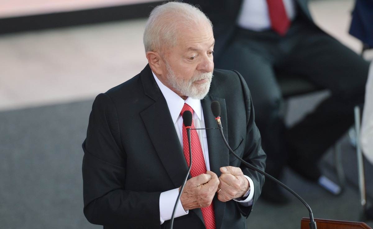 Em nota de pesar, Lula se pronuncia sobre morte de pai de Janja