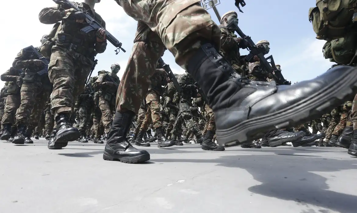 Pesquisadores apontam desgaste na imagem de militares após ações da PF -  (crédito: EBC)