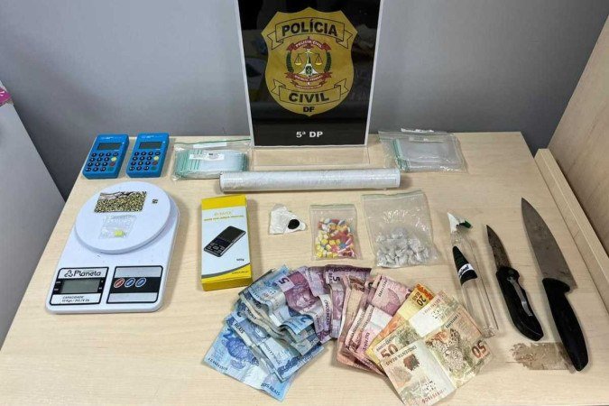 Drogas apreendidas na casa do traficante - (crédito: PCDF/Divulgação) Drogas apreendidas na casa do traficante - (crédito: PCDF/Divulgação)