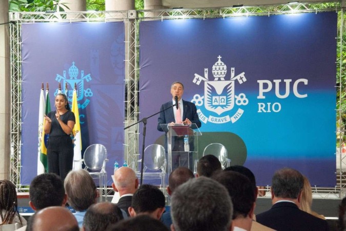 Barroso na aula magna na PUC-Rio: 