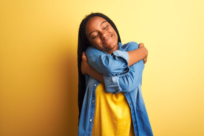 É importante compreender suas emoções para ter mais autocuidado e amor-próprio (Imagem: Krakenimages.com | Shutterstock) -  (crédito: Edicase - entretenimento -> Diversão e arte)