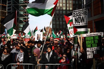 Manifestantes em Londres protestam pelo fim do conflito em Gaza      