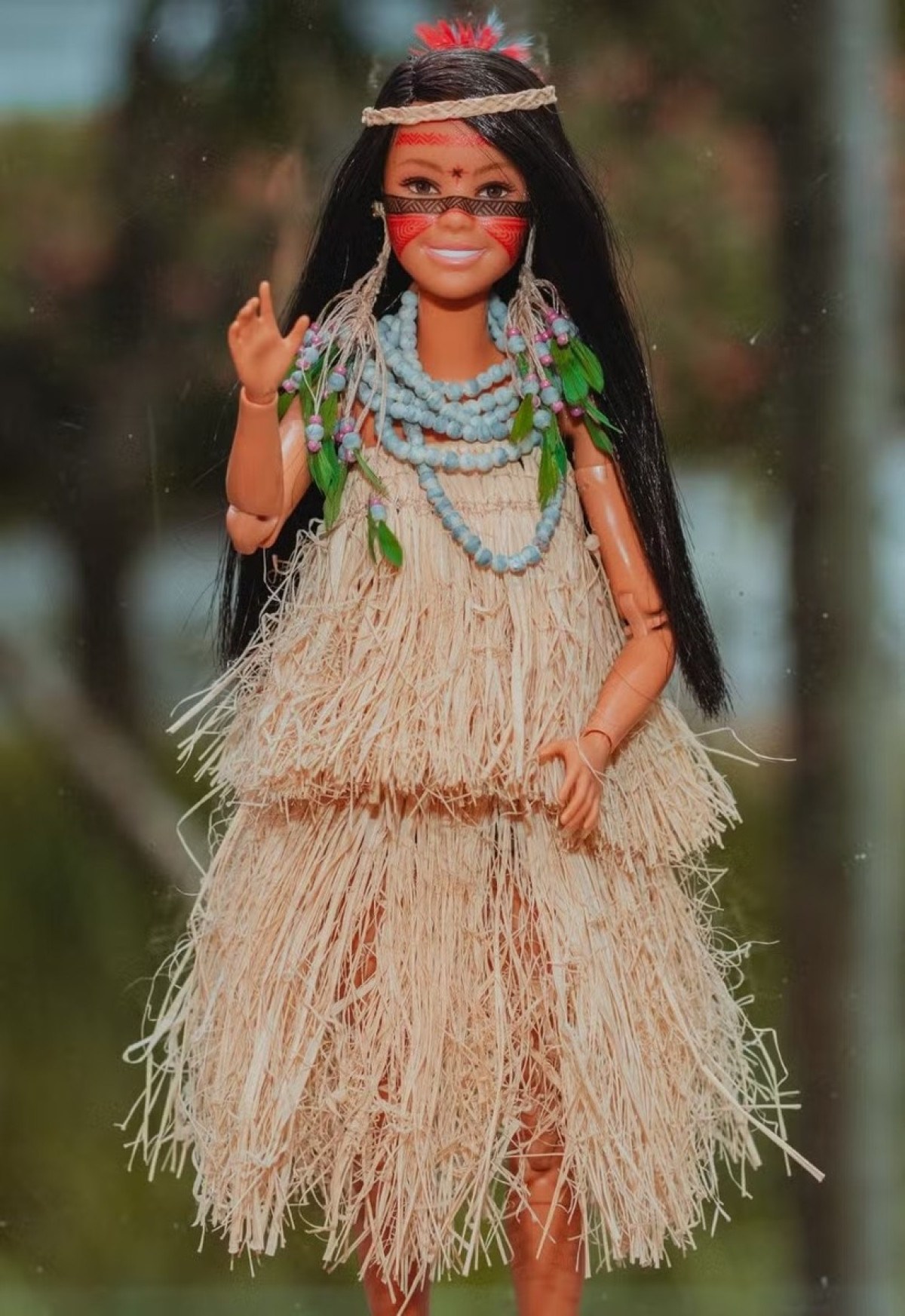 Barbie em homenagem à brasileira Maíra Gomez, a Cunhã Poronga