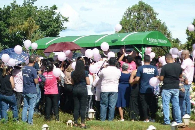  10/03/2024 Credito: Ed Alves/CB/DA.Press. Cidades. Velório e Enterro de Vera Lúcia, coordenadora da Rede Feminina de Combate ao Câncer do DF.
