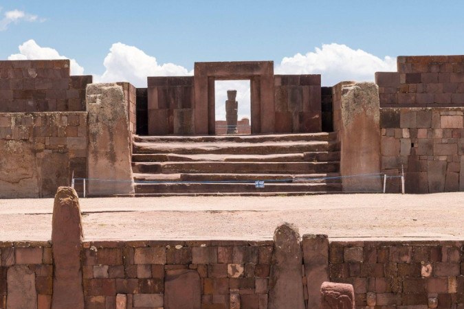 As construções de Tiwanaku foram feitas com blocos de pedra de até 130 toneladas -  (crédito: Getty Images)