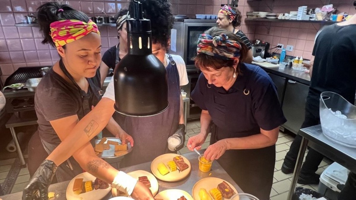 Feijão, angu e couve: Restaurante Cozinha Santo Antônio comemora 4 anos de culinária mineira e feminilidade