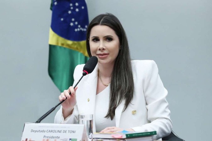 Caroline de Toni (PL-SC) anunciou que não irá retroceder e manterá votação de emendas na pauta do colegiado. -  (crédito: Bruno Spada/CÃ¢mara dos Deputados)