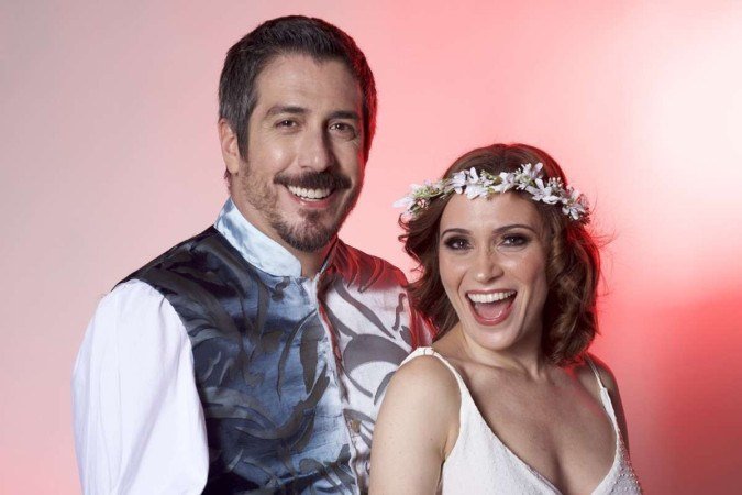 Ana Guasque e Eduardo Mossri dão vida ao casal de protagonistas da peça Amantes do teatro - (crédito: ARY BRANDI) Ana Guasque e Eduardo Mossri dão vida ao casal de protagonistas da peça Amantes do teatro - (crédito: ARY BRANDI)