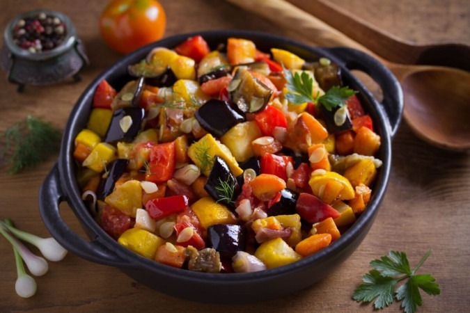 Salada de vegetais (Imagem: freeskyline | Shutterstock) -  (crédito: EdiCase - Culinaria -> Diversão e Arte)