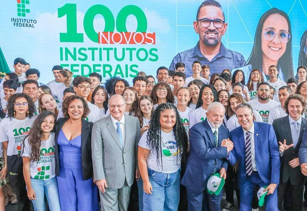 Lula anuncia 100 novos institutos federais e quer 1.000 até 2026