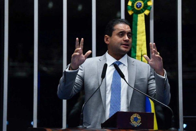 Senador Weverton Rocha (PDT-MA) é autor de Projeto de Lei que faculta redução de jornadas de trabalho - (crédito: Roque de Sá/Agência Senado) Senador Weverton Rocha (PDT-MA) é autor de Projeto de Lei que faculta redução de jornadas de trabalho - (crédito: Roque de Sá/Agência Senado)