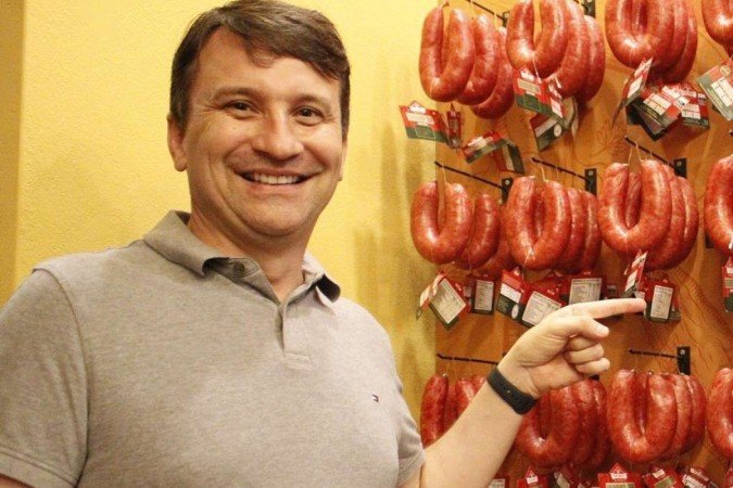 O chef alemão Heiko recriou a receita do tradicional joelho de porco