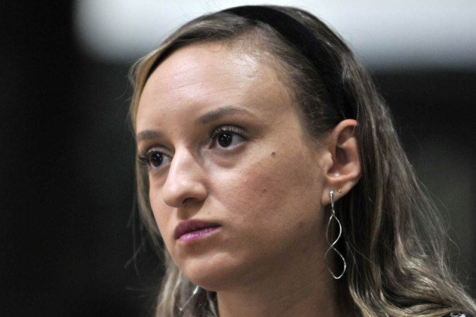 Alyne perdeu o emprego e assumiu o bar após a morte do tio e do pai