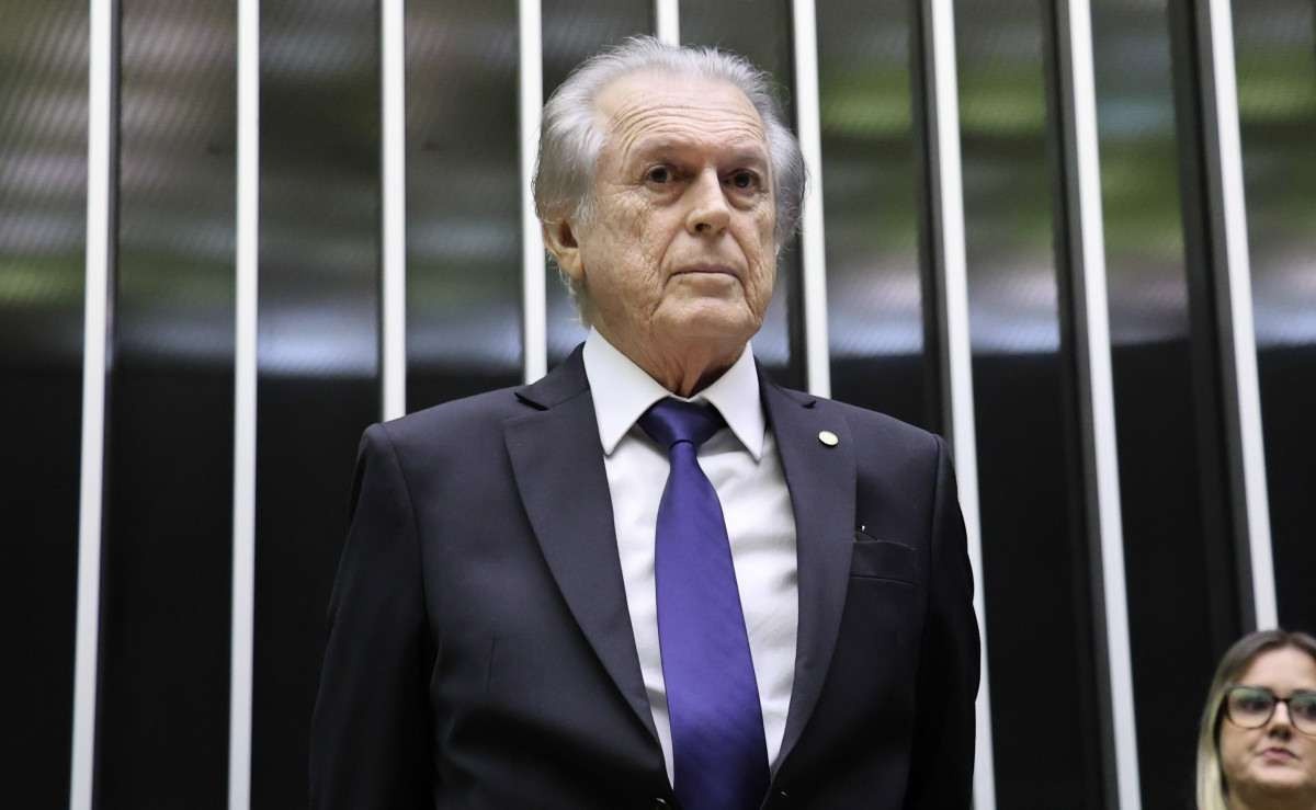 União Brasil abre processo para afastar Luciano Bivar