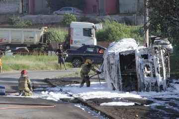 Acidente com caminhão-tanque: vítima será enterrada no interior de MG - Edesio Ferreira/EM/D.A Press