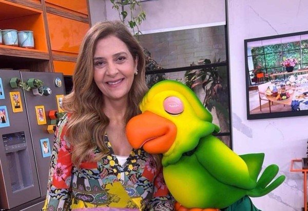 Reprodução/Instagram @leilapereira