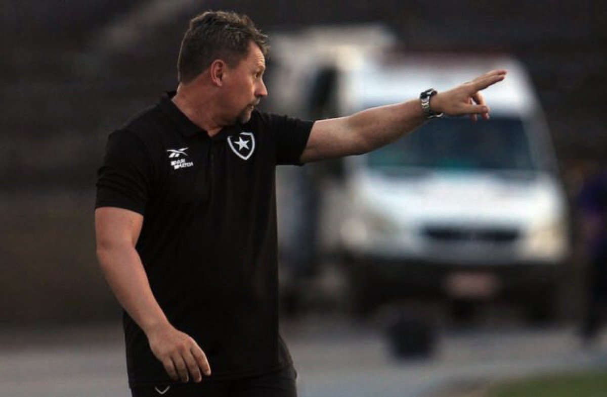 Fábio Matias apresenta o melhor início de trabalho no Botafogo desde 2015