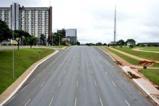 Ruas vazias: DF teve redução de 20% a 30% dos ruídos provocados por ação humana - (crédito: Marcelo Ferreira/CB/D.A Press - 15/4/2020 )
