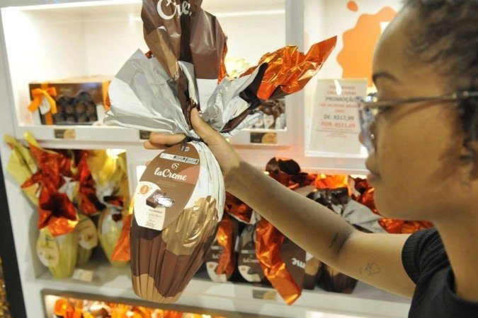 Consumidores se antecipam e pesquisam por melhores preços para garantir chocolates na Páscoa