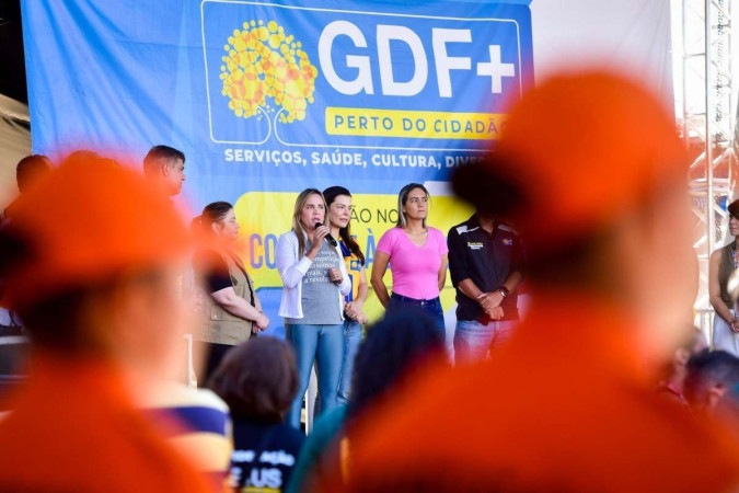 Vice-governadora Celina Leo participou ontem, em Santa Maria, do 9 Dia D de combate  dengue do DF, como tem feito semanalmente -  (crdito:  Agncia Braslia)