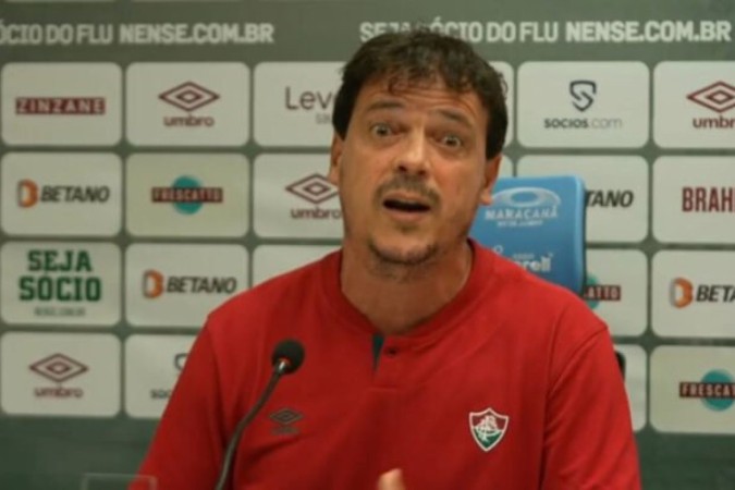 Fernando Diniz se irritou com críticas à escalação do Fluminense  -  (crédito: Foto: Reprodução de vídeo YouTube)