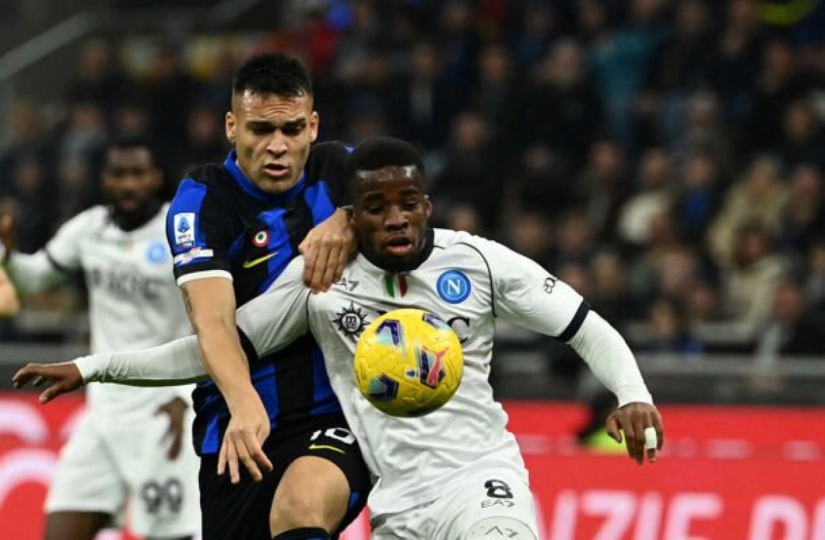 Inter de Milão empata com Napoli, mas segue no caminho do título