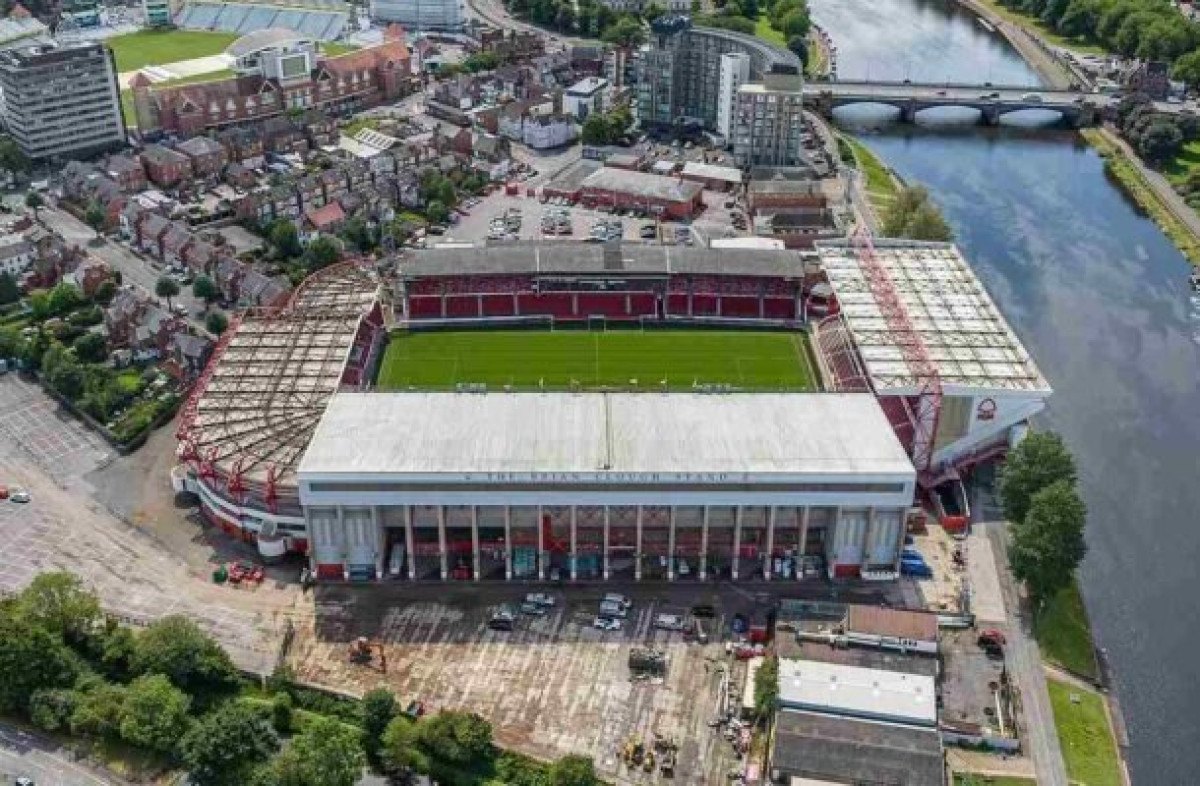 Premier League: Nottingham Forest punido com perda de quatro pontos