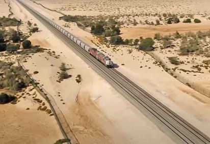 A Arábia Saudita e alguns países do Oriente Médio estão enfrentando um enorme desafio de engenharia.  -  (crédito: Youtube Canal Construction Time)