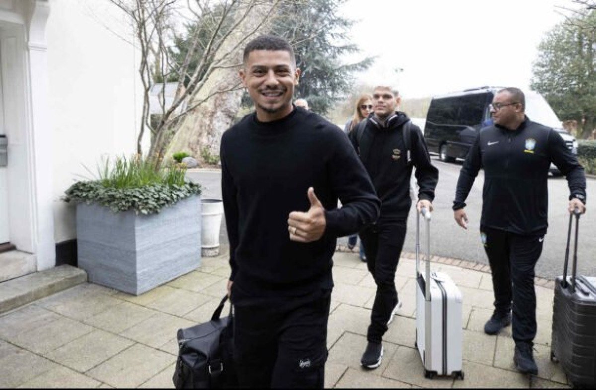 André e Arias, do Fluminense, se apresentam às suas seleções