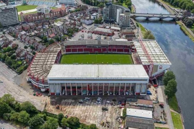 City Ground, estádio do Nottingham Forest - Foto: Arne Müseler via Wikimedia Commons -  (crédito: Foto: Arne Müseler via Wikimedia Commons)