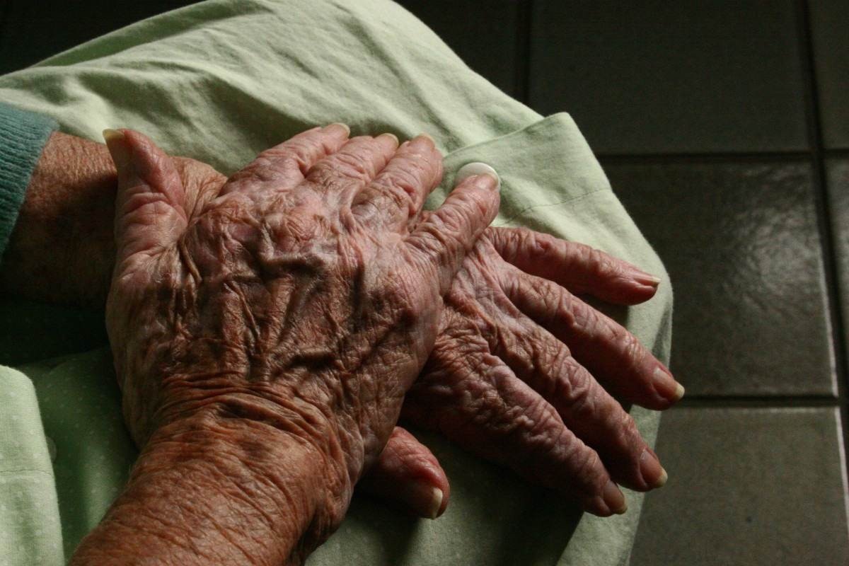Rigidez da pele em idosos pode ter relação com maior risco de câncer